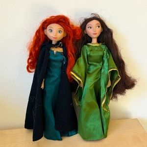 Original Brave Disney store fashion dolls, Merida and queen Elinor.
